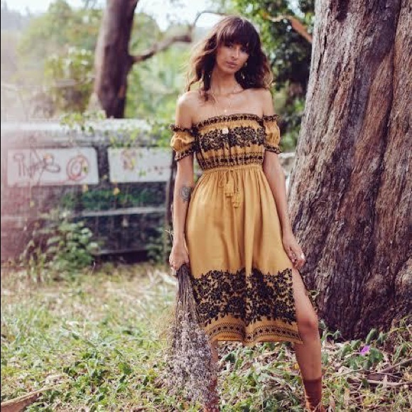 Spell The Gypsy Collective Dresses Bnwt Spell Venus Off The Shoulder Dress Poshmark